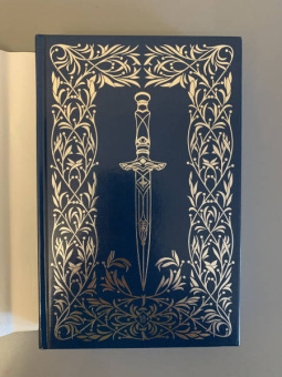 Дженнифер Арментроут: Из крови и пепла