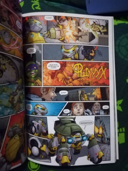 Карноу, Истмен, Валтс: Подростки мутанты ниндзя черепашки. Монстры, отбросы и безумцы