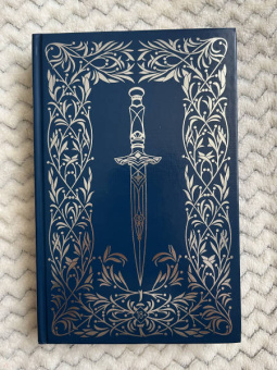 Дженнифер Арментроут: Из крови и пепла