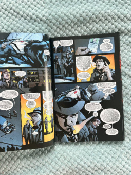 Снайдер, Тайнион: Бэтмен, Который Смеется