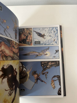 Том Тэйлор: Injustice. Боги среди нас. Год первый. Издание делюкс