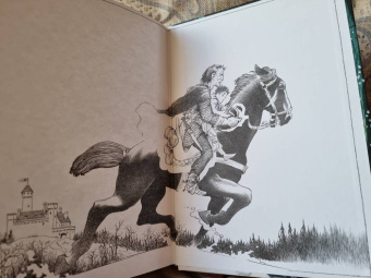 Мартин Джордж Р. Р.: Буря мечей