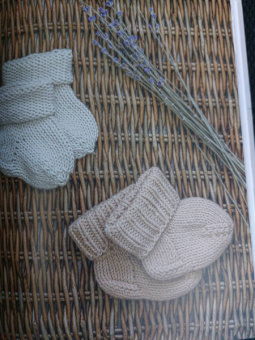 Татьяна Курочкина: Вяжем спицами для новорожденных. 13 миниатюрных моделей