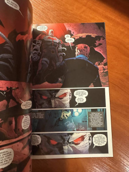 Филлип Джонсон: Темная Мультивселенная. Сказания. Бэтмен. Тихо!