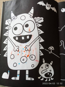 В одной черной-черной раскраске... Про монстриков