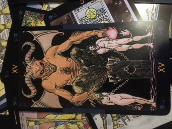 Roberto Angelis: Универсальное профессиональное Таро. Карты + инструкция