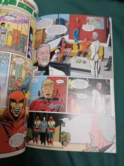 Кевин Шиник: Ось. Хобгоблин