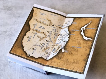 Ребекка Куанг: Пылающий бог