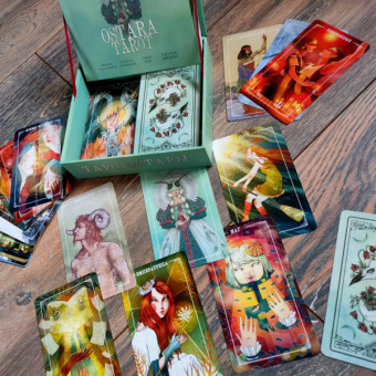 Эпплджон, Айрдейл, Кук: Ostara Tarot. Таро Остары (78 карт и руководство для гадания в подарочном оформлении)