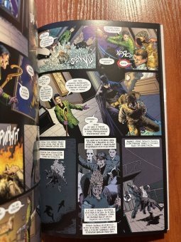 Пол Дини: Бэтмен. Detective Comics. Укус акулы