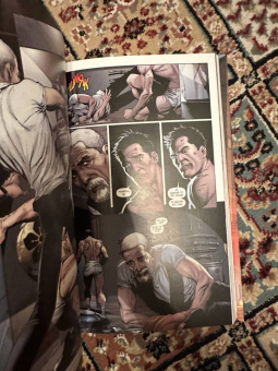 Джефф Джонс: Бэтмен. Земля-1. Книги 1 и 2