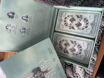 Эпплджон, Айрдейл, Кук: Ostara Tarot. Таро Остары (78 карт и руководство для гадания в подарочном оформлении)