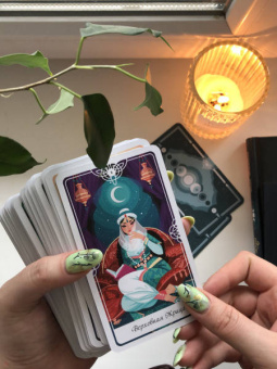 Йоши Йошитани: Tarot of the Divine. Таро сказочных архетипов. Колода и руководство, вдохновленные преданиями