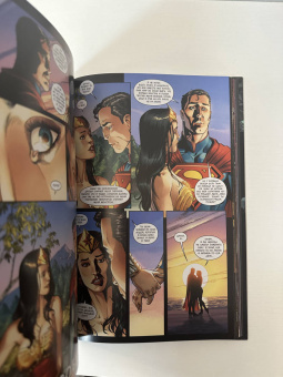 Тэйлор, Буччеллато, Фокс: Injustice. Боги среди нас. Год третий. Издание делюкс