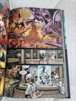 Тэйлор, Буччеллато: Injustice. Боги среди нас. Год четвертый. Издание делюкс