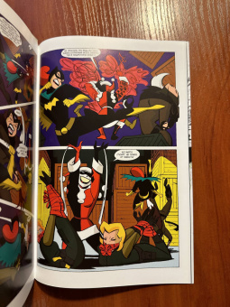 Дини, Берчетт: Бэтгерл. Приключения. Рождественский беспредел