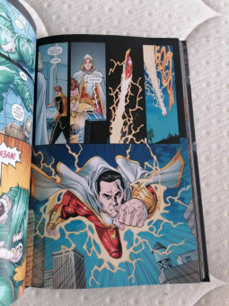 Тэйлор, Буччеллато, Фокс: Injustice. Боги среди нас. Год третий. Издание делюкс