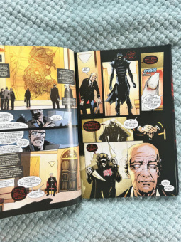 Снайдер, Тайнион: Бэтмен, Который Смеется