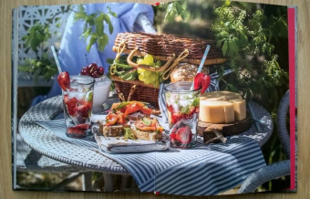 Наталья Оконешникова: Вкусный год. Чудесные пироги, десерты и закуски с вареньями и маринадами
