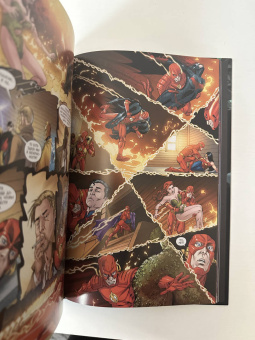 Тэйлор, Буччеллато, Фокс: Injustice. Боги среди нас. Год третий. Издание делюкс