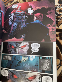 Филлип Джонсон: Темная Мультивселенная. Сказания. Бэтмен. Тихо!