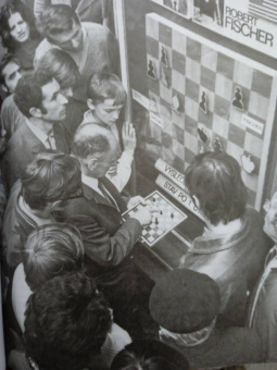 Гинденшпергер, Риком, Труве: Ход королевы. Правда и вымысел