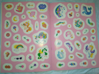 Сияющие наклейки. Волшебные лошадки